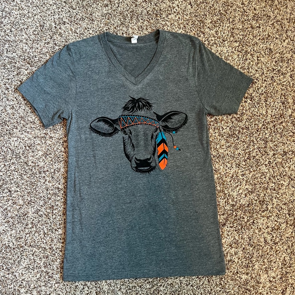 Womens Graphic tee Size Small unisex fit cow graphic cowprint